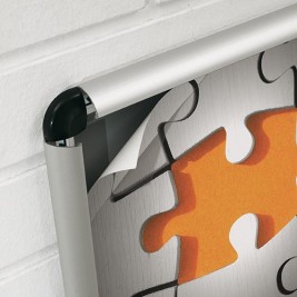 Horizontaler Wandposterhalter mit runden Ecken