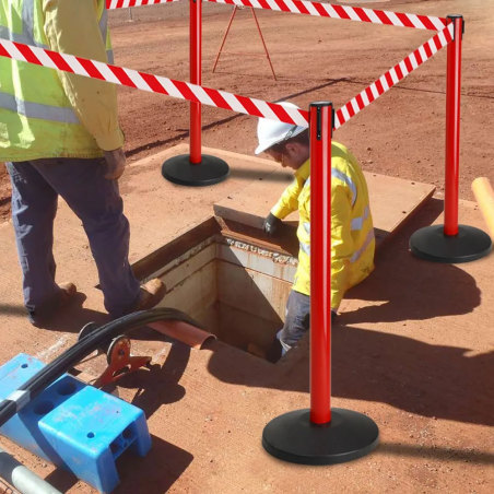 Poste delimitador rojo con 1 cinta roja/blanca